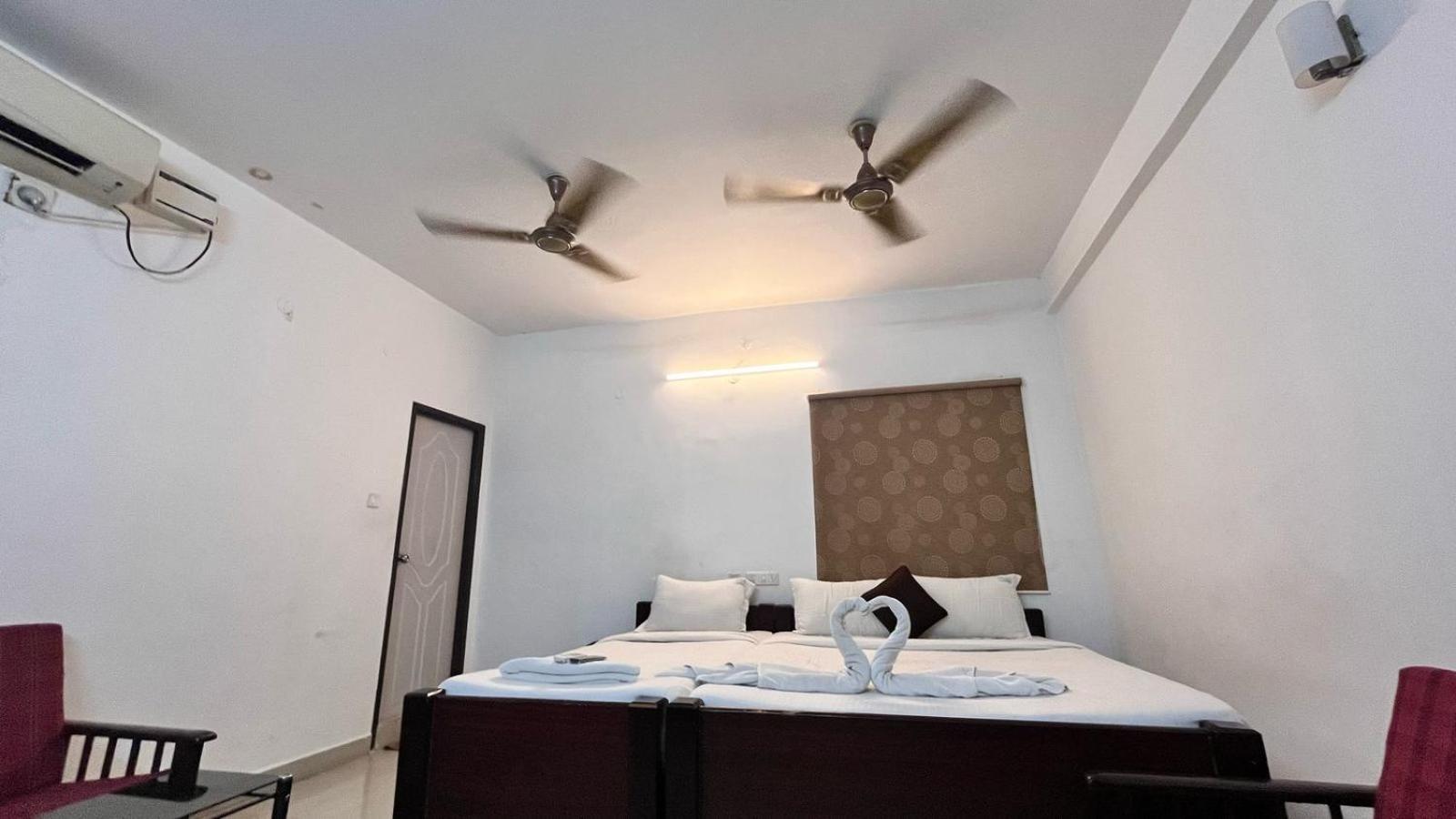 Comfort Park Inn Chennai Exteriör bild