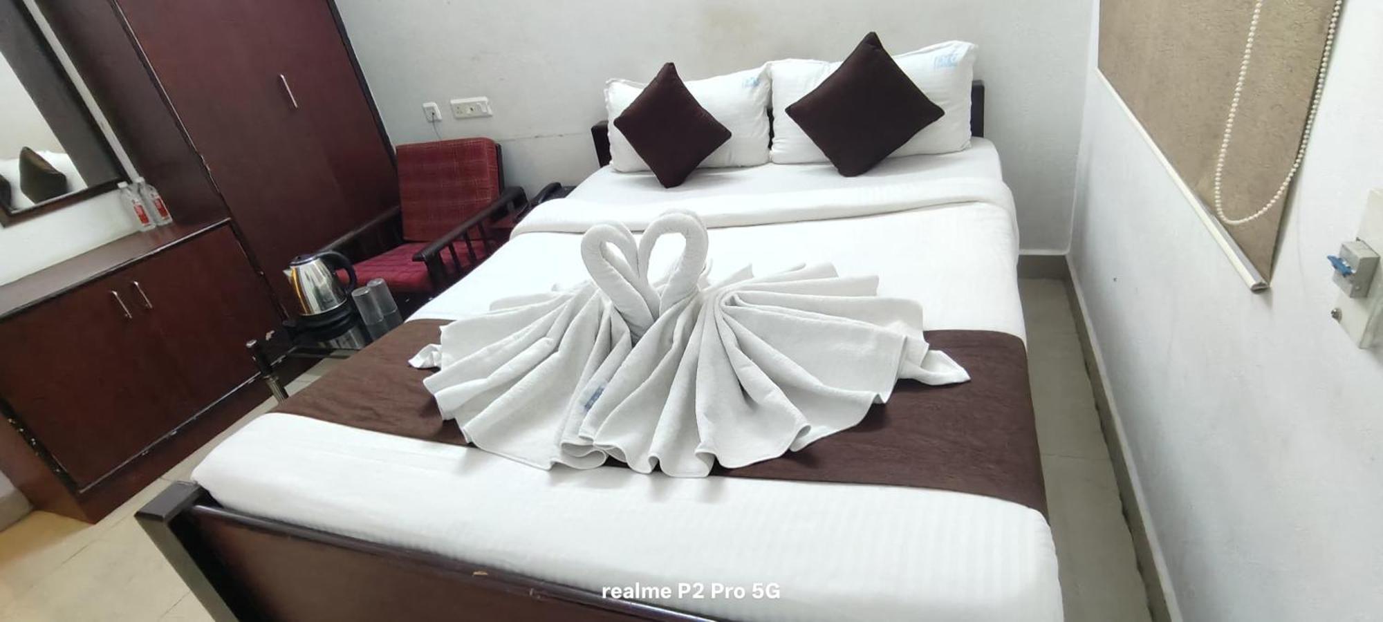 Comfort Park Inn Chennai Exteriör bild